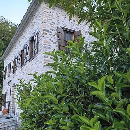 Triple Aloe Pelion מלון 3*